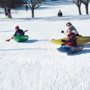 Exhibiční kajakcross – pokus o vyšťouchnutí