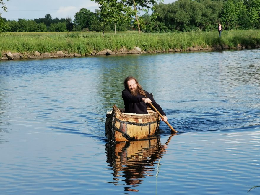 Chobotnice a březová kanoe