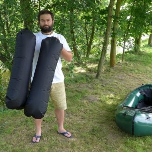 Dvojice loďáků, které můžete použít při uložení bagáže do útrob packraftu