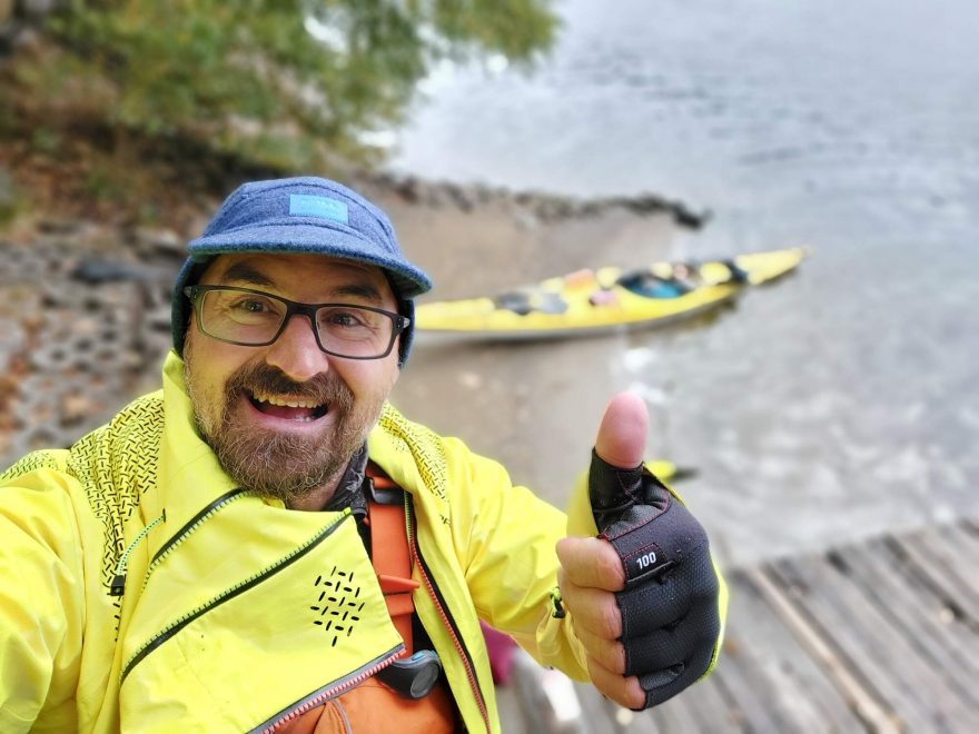 První přestávka druhého dne a natažení dřevěných nohou někde na Lipně