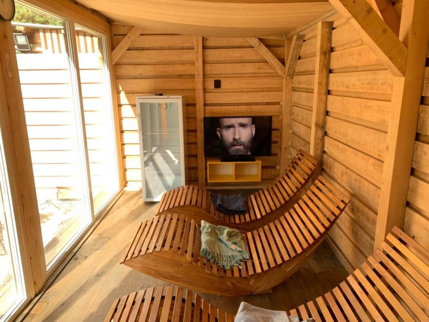 Sauna. Pro ochlazení je nejlepší zajít přímo do řeky.