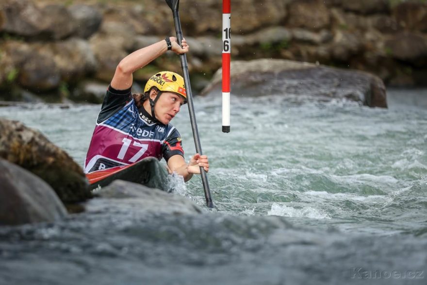 Tereza Fišerová při závodě.