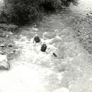 V roce 1981 jsme společně s Tatrou Smíchov vyrazili do Rumunska. Zde řeka Bicaz.