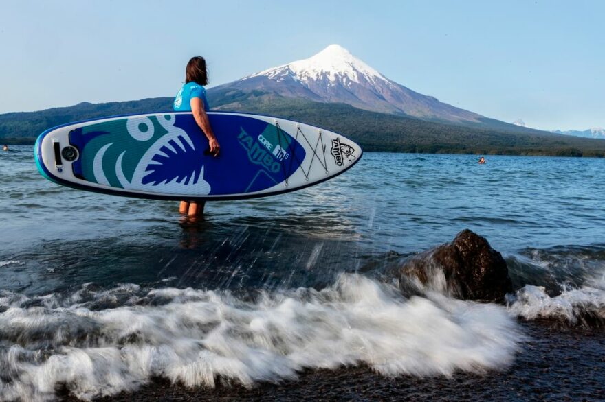 S paddleboardem na cestách v Chile.