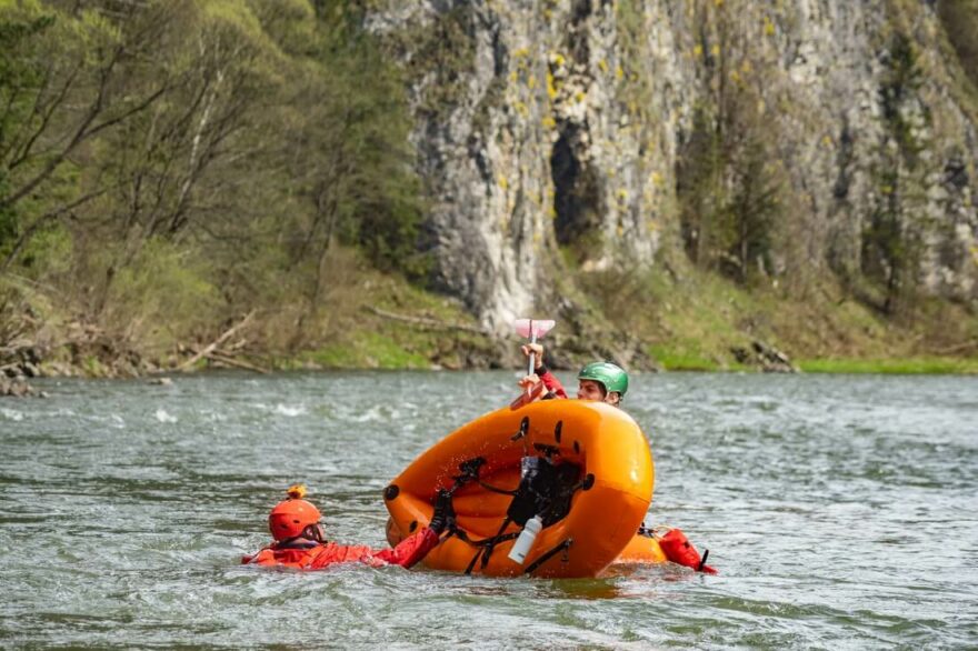 Nácvyk záchrany na rieke Dunajec.