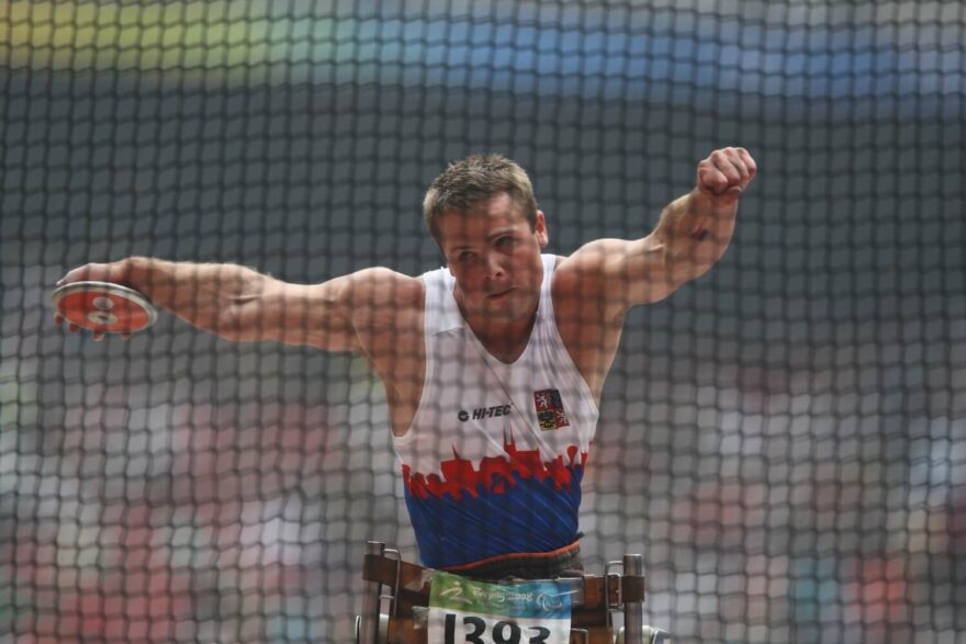 Na Paralympijských hrách v Pekingu 2006 bral páté místo.