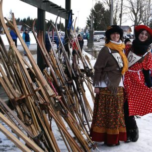 S dcerou na ski závodu Postaru ve Vysokém nad Jizerou. / F: Standa Hajský