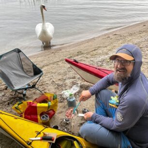 Lze tu pozorovat velké množství ptáků. Někdy za vámi přijdou i sami.