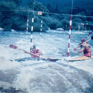 Hlídka 3x K1M při závodech v roce 1981 ve složení Bohatý, Hron (autor článku) a Dvořák.