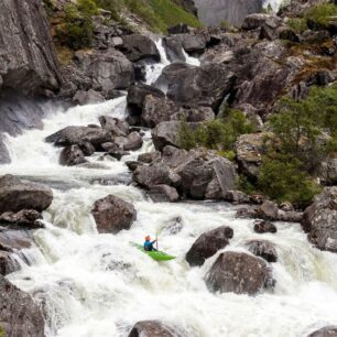 Honza Havelka na začátku spodního úseku pod majestátním Vøringsfossen.