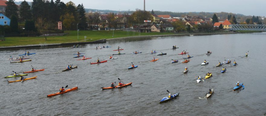 Závodu O Vltavotýnskou kremroli se letos zúčastnilo přes 50 posádek