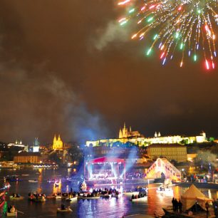 Navalis 2018: mše, procesí a barokní vodní koncert na hladině Vltavy