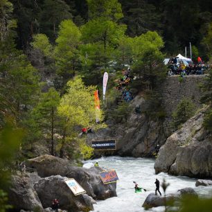 Boat cross / F: Alban Pernet