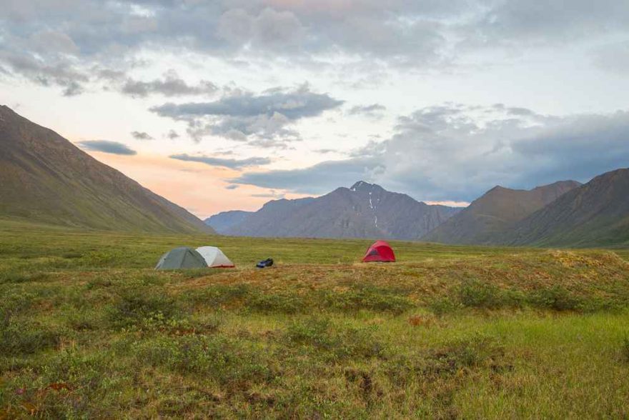 Před vyplutím ještě táboříme nedaleko pramene a užíváme severskou tundru / F: Fjolls Expedition