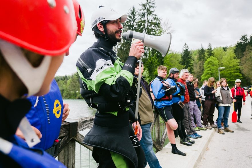 Rok Rozman při demonstraci na Sávě ve Slovinsku / F: Jan Pirnat