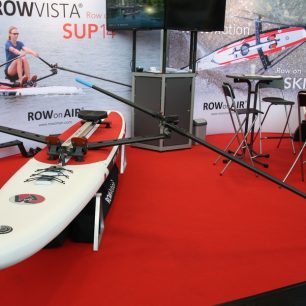 ROW ON AIR - systém umožňující veslovat a jet vpřed