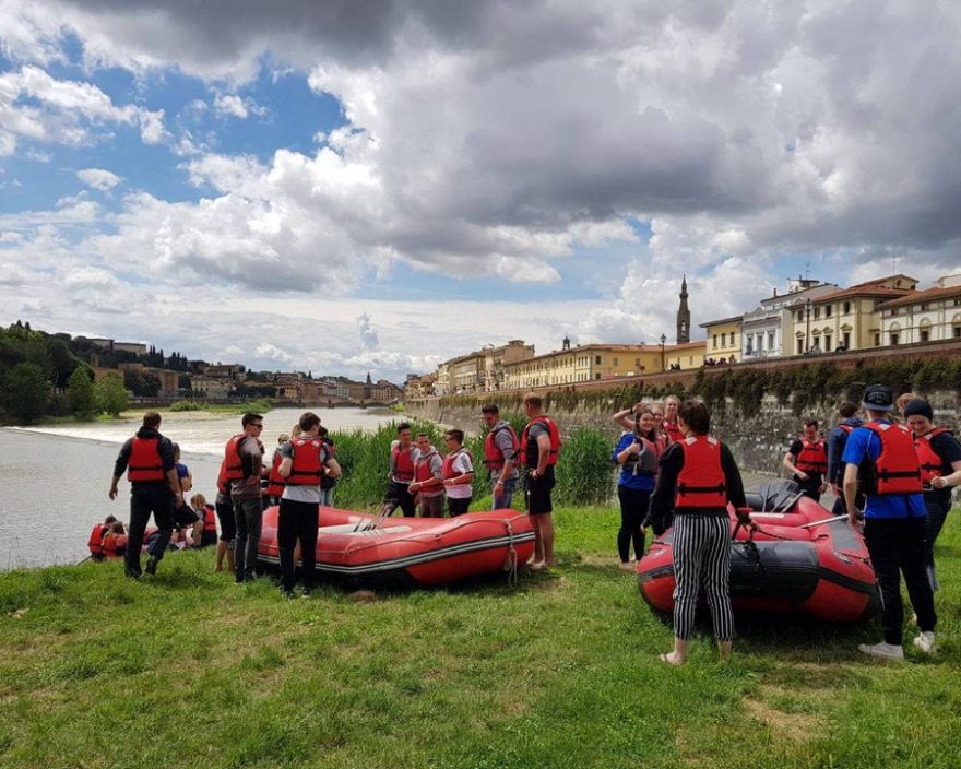 Zkušení raft guidi se postarají o vaší bezpečnost i zábavu / F: OutdoorTrip