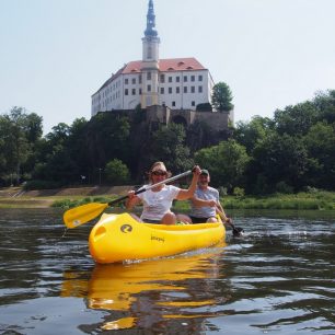 Plavba historickým Děčínem pod barokním zámkem / F: www.enthusia.cz; archiv Petra Snížka