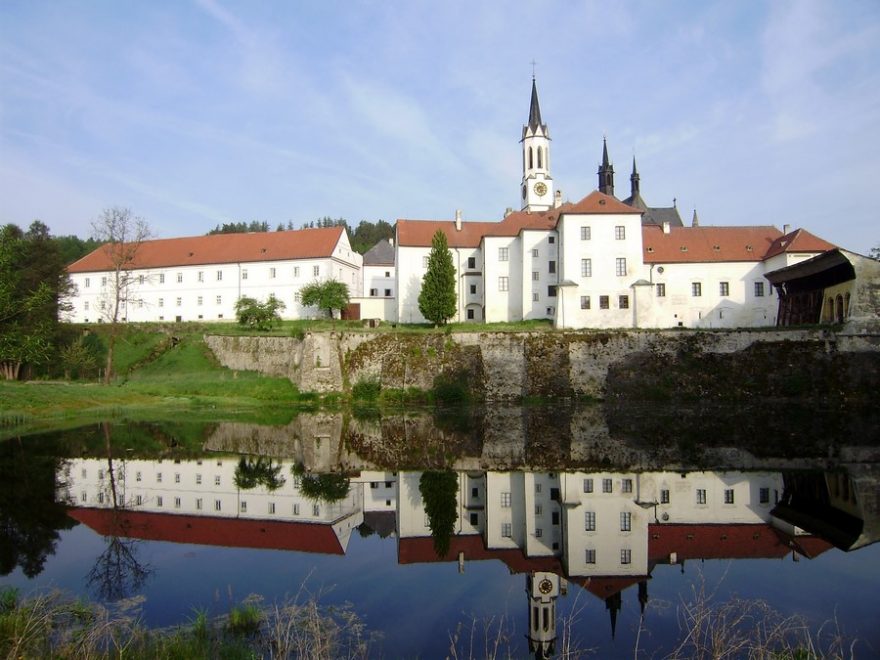 Vyšebrodský klášter je jednou z perelVltavy a zároveň jediný fungující mužský cisterciácký klášter v Česku / F: archiv Vyšší Brod
