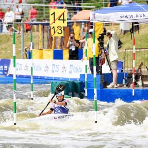 K1 ženy U23,Tereza Fišerová, Amálie Hilgertová a Gabriela Satková / F: Alena Ceplová