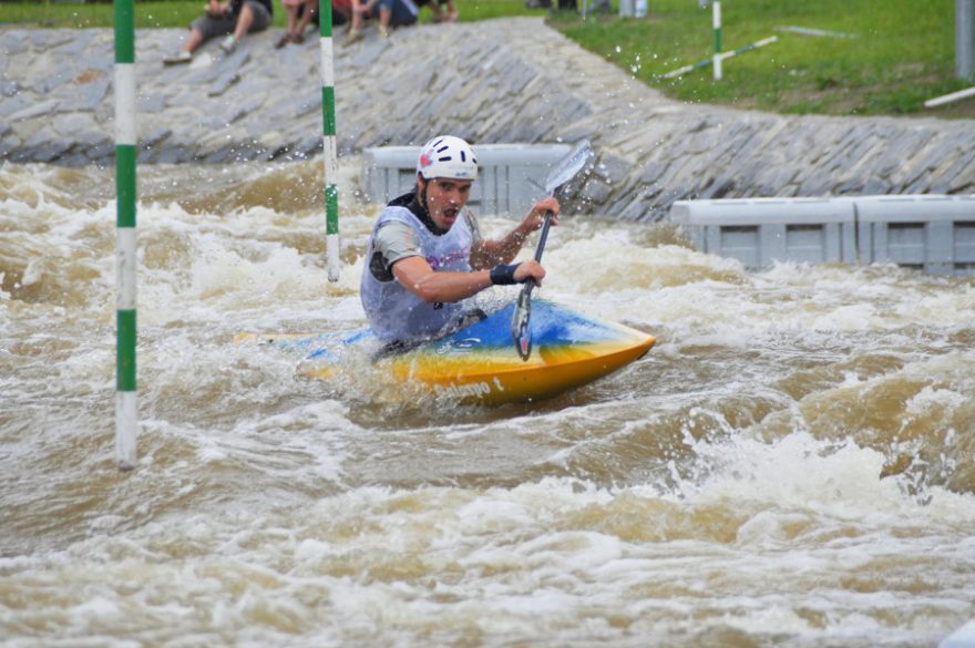 Domácí trať! Tady už po revitalizaci, díky které je daleko lepší, než když jsem na ní vyrůstal. Ale zase dřív jsme měli kolovadlo, nikde a nikdy už jsem nezažil tak dobrou vlnu...