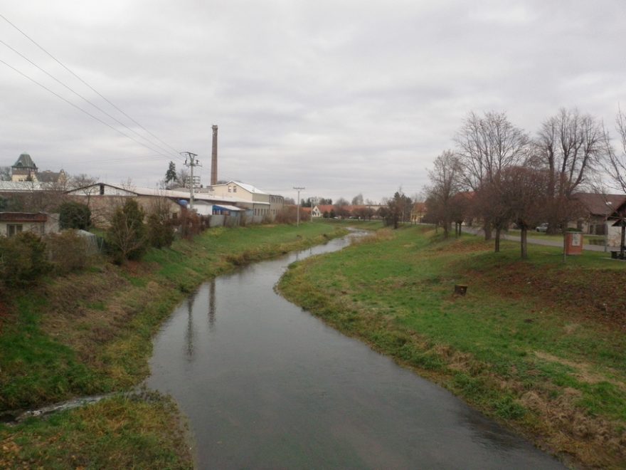 Dašice místo startu pěší lávka