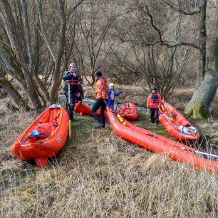 A další přenášení je tu / F: archiv Hrab Boats