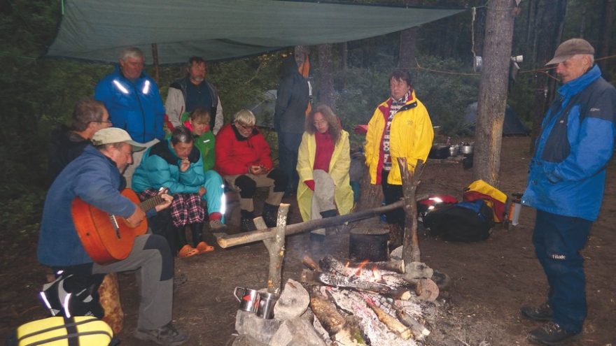 Zábava na břehu během propršených dnů / F: Dana Pešková