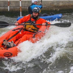 Překvapilo nás, jak dobře packraft surfuje