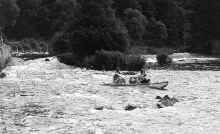 Pohled do šlajsny zdola, 1991 / F: Sázava Tour