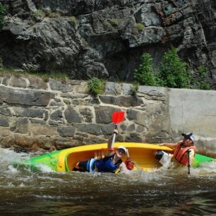 Tohle si na Papouškovi zažilo mnoho vodáků, rok 2009 / F: Jan Šťovíček