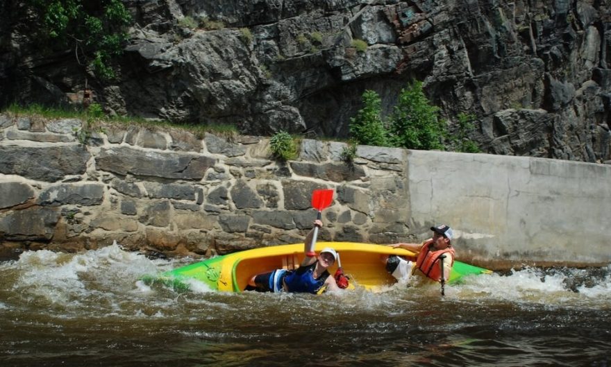 Tohle si na Papouškovi zažilo mnoho vodáků, rok 2009 / F: Jan Šťovíček