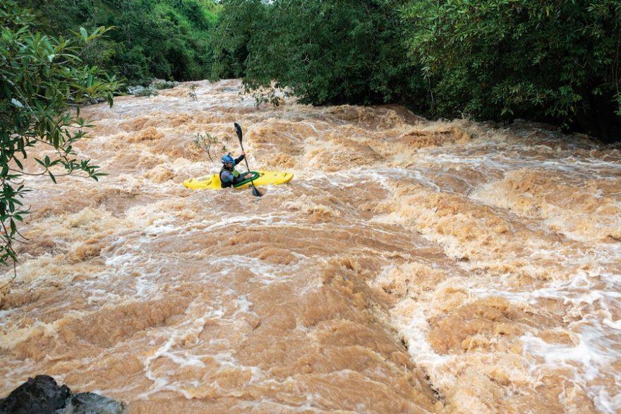 Denbo má příliš vody, tak si vynášíme její levostranný přítok a rozhodně není o zábavu nouze